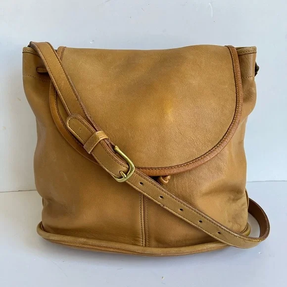 Vintage Coach Leather Saddle Tan Drawstring Shoulder Bag - Picture 2 of 12